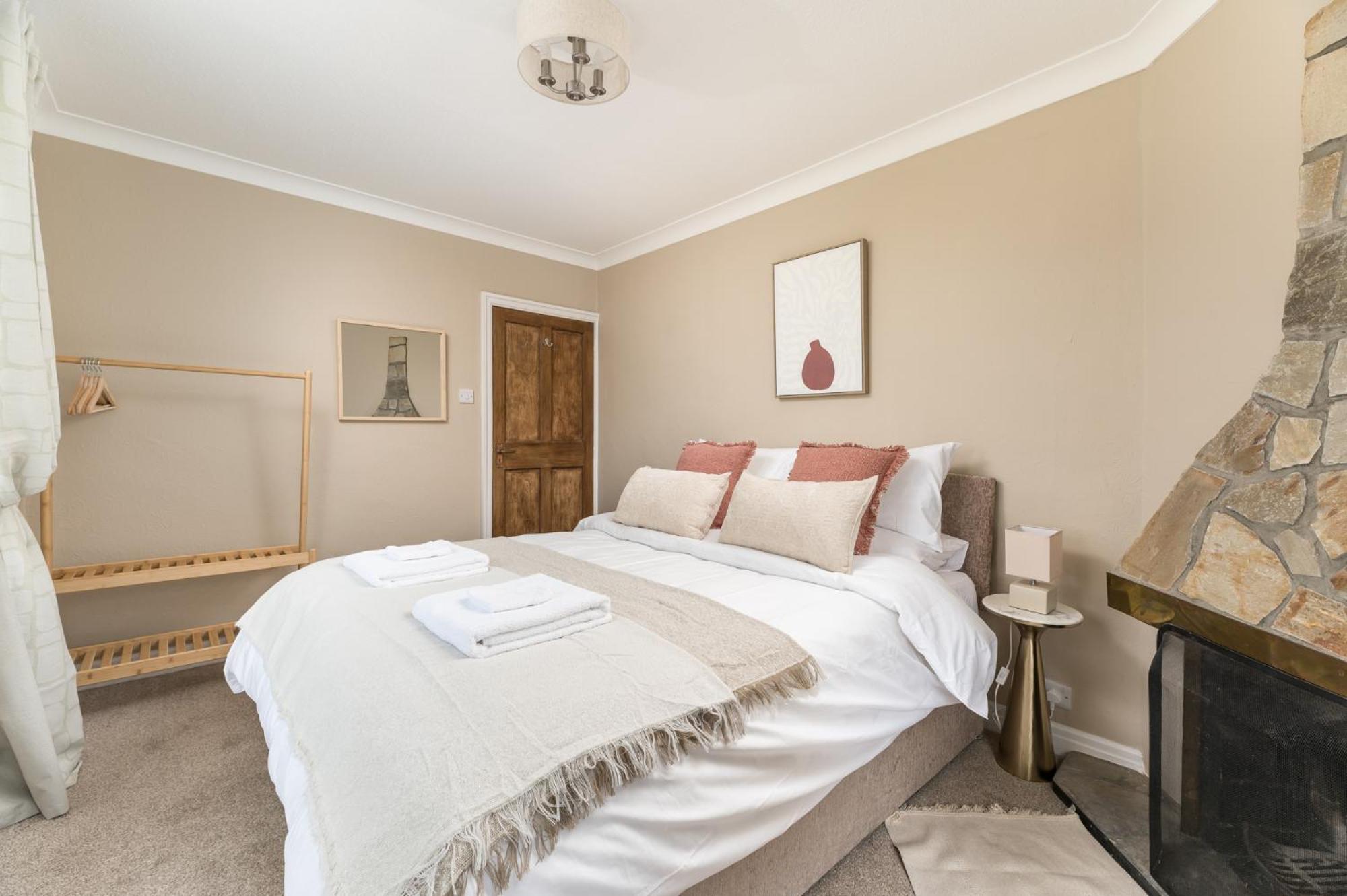 Central Malham Wellbeing Escape With Hot Tub Sleeps 8 Exteriör bild
