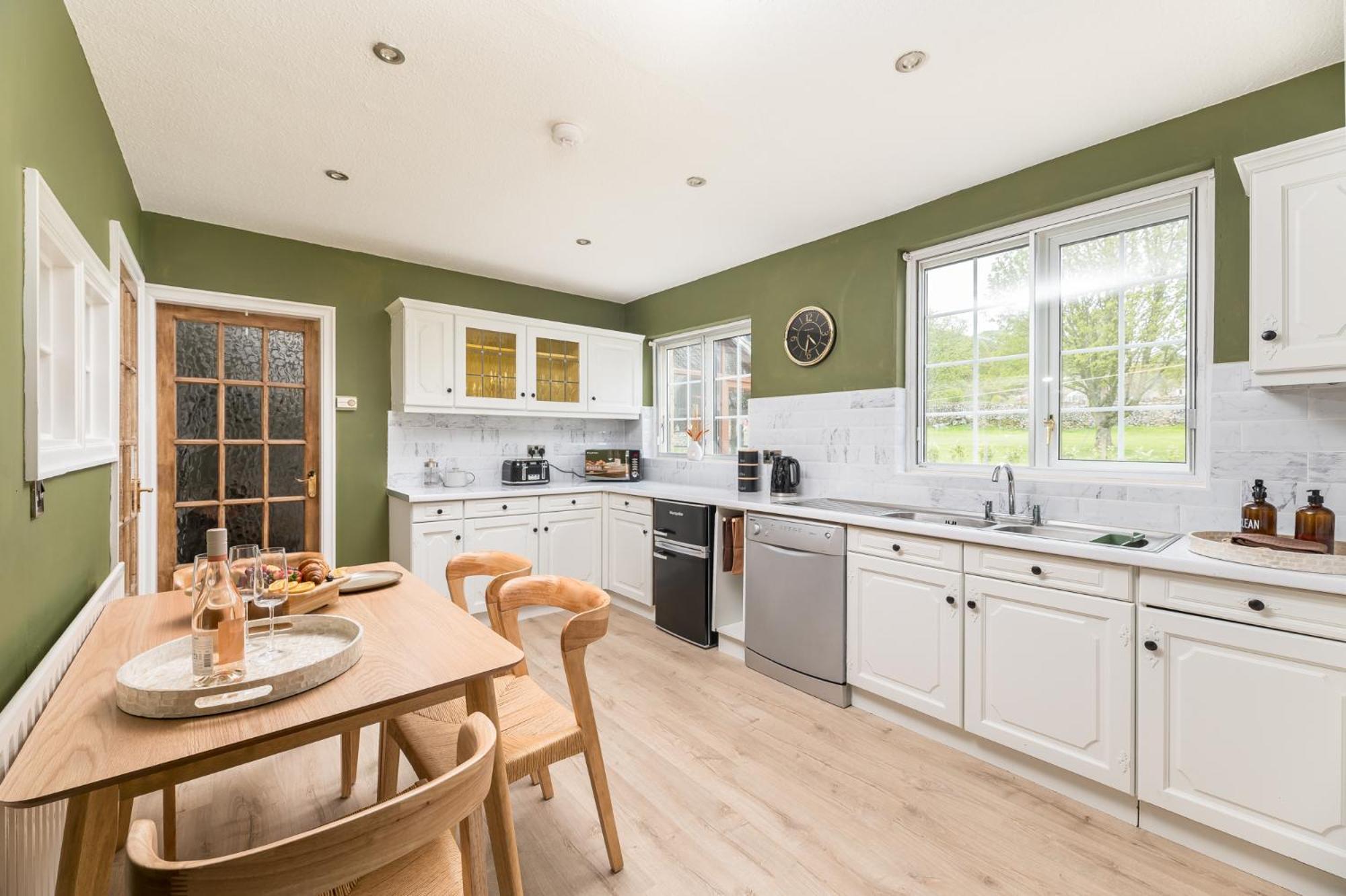 Central Malham Wellbeing Escape With Hot Tub Sleeps 8 Exteriör bild